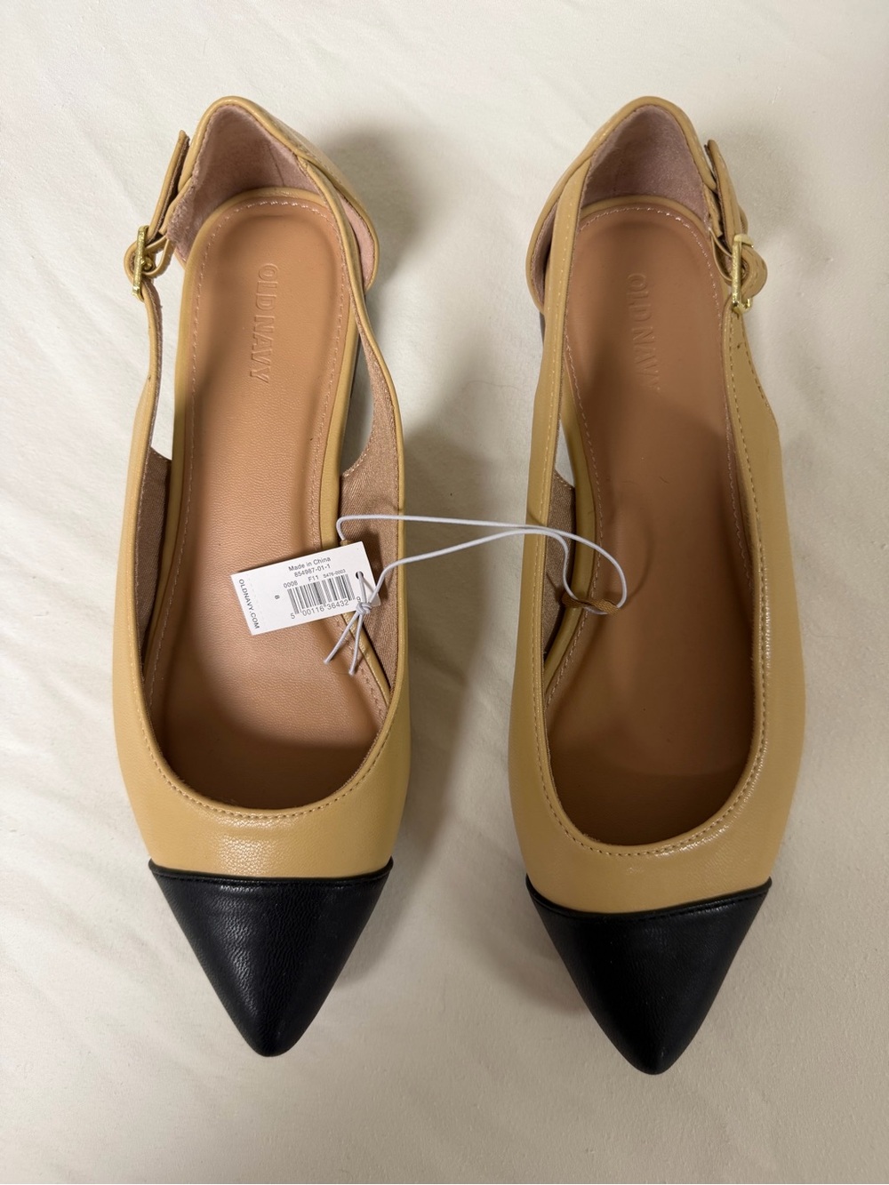 NWT Old Navy Two-Tone Pointed Slingback Flats — Beige and Black Women’s 8